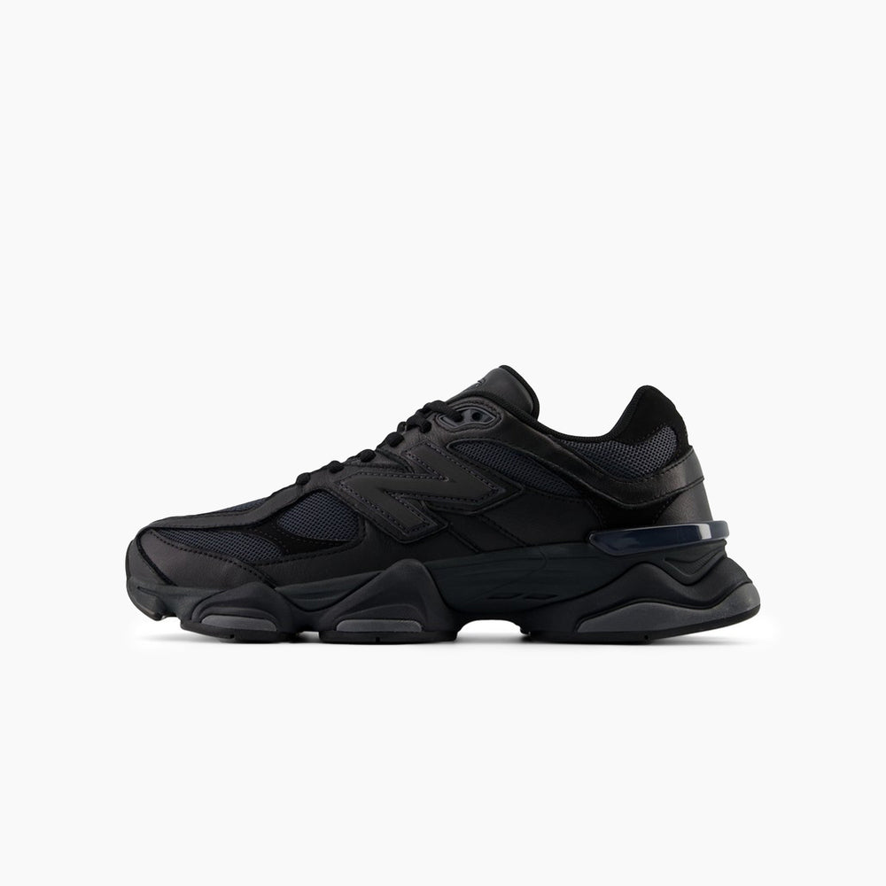 NB 9060 Black Cat